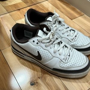 Nike low top sneakers
